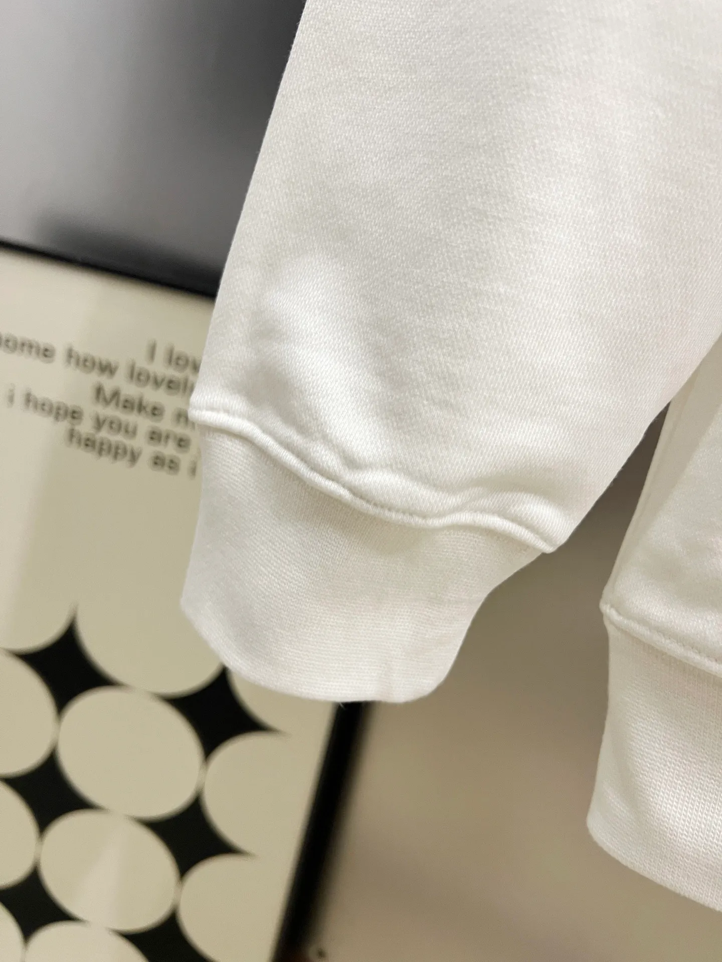 Burberry New Arrival 430 logo Classic Premium ！ Same Style S M L XL XXL Black White